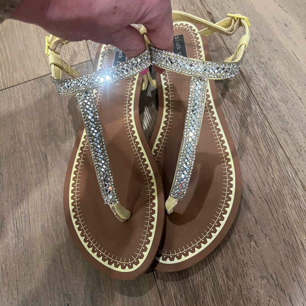 Black Rivet Yellow T-Strap Rhinestone Sandals
